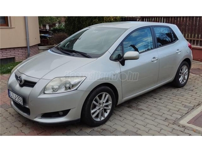 TOYOTA AURIS 1.4 Luna