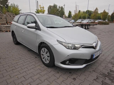 TOYOTA AURIS Touring Sports 1.33 Live 129Ekm!Magyar.vez.szervízkönyv!