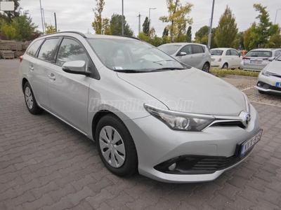 TOYOTA AURIS Touring Sports 1.33 Live 168Ekm!Magyar.vez.szervízkönyv!