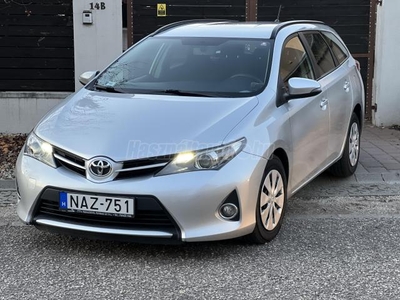 TOYOTA AURIS Touring Sports 1.33 Live Magyarországi! Végig márkaszervizelt!