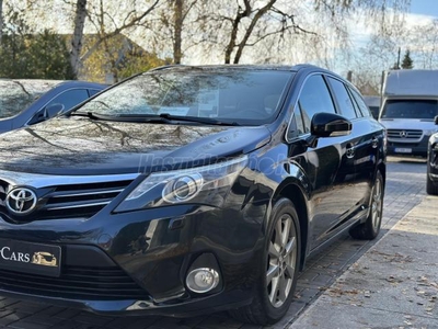 TOYOTA AVENSIS Wagon 2.0 D-4D Premium Panorámatető/Camera/Bőr/Sz.könyv/Bemutatóvideó/