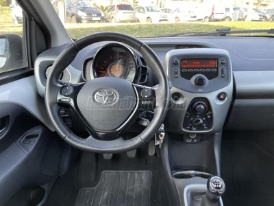 TOYOTA AYGO 1.0 x-clusiv II 49000 KM.!!! KLIMÁS!!!