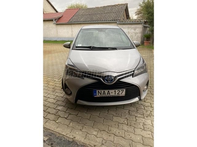 TOYOTA YARIS 1.5 HSD Trend e-CVT