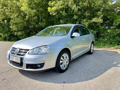 VOLKSWAGEN JETTA V 1.6 FSI Sportline 13 ÉVIG 1 TULAJ!