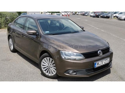 VOLKSWAGEN JETTA VI 1.6 CR TDI Trendline