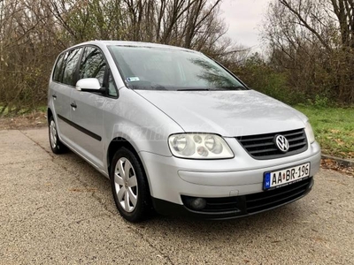 VOLKSWAGEN TOURAN 1.6 FSI Trendline