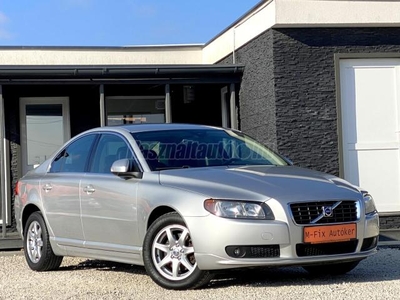 VOLVO S80 2.4 D Momentum D5-AWD-KÍVÜL BELÜL RENDKÍVÜL IGÉNYES ÁLLAPOT-VOLVO SZERIZELT-NAVI-Ü.FŰTÉS-LEINFO