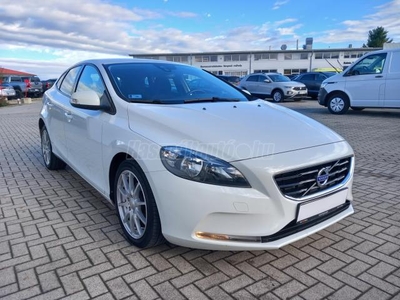 VOLVO V40 1.6 D [D2] Kinetic