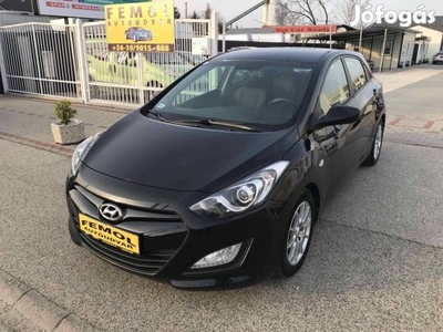 Hyundai I30 1.4i Life S-mentes! Végig Sz.könyv!...