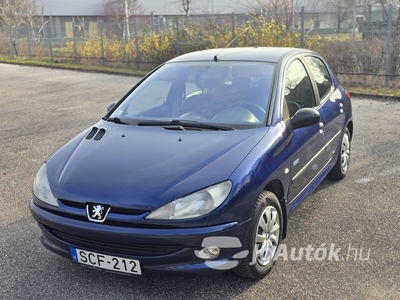 PEUGEOT 206