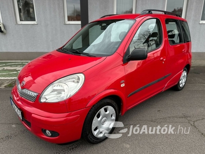 TOYOTA Yaris Verso