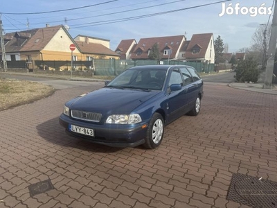 Volvo V40 1.6..