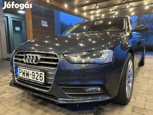 AUDI A4 Avant 2.0 TDI quattro Xenon lámpa . koc...