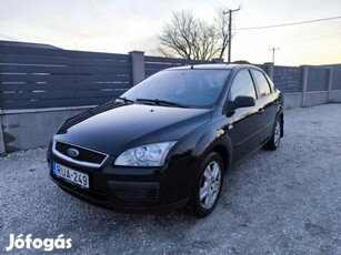 Ford Focus 1.4 Ambiente Ülés és szélvédő fűtés!...