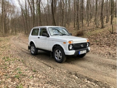 LADA NIVA 4x4 1.7 Urban Eredeti tulajdonos! 11.300 km! Fűthető ülések. vonóhorog. extra téli gumik