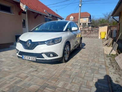 RENAULT SCENIC Scénic 1.5 dCi Intens