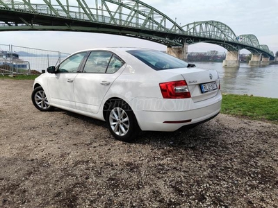 SKODA OCTAVIA 1.0 TSI Style VÉGIG MÁRKASZERVIZBEN VEZETETT SZERVIZKÖNYV