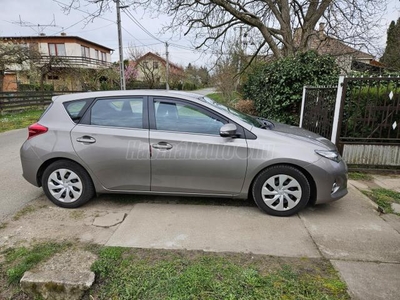 TOYOTA AURIS 1.33 Active