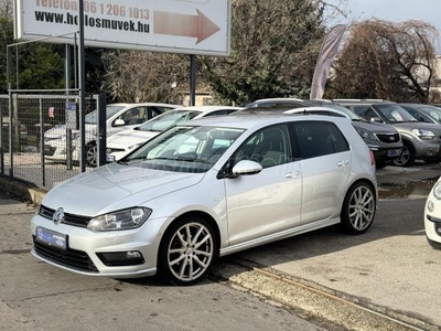 VOLKSWAGEN GOLF VII 1.4 TSI BMT Highline /// R-LINE CUP NAVI PARKPILÓTA TEMPOMAT TÉLI-NYÁRI KERÉKGARNITÚRA NÉMET AUTÓ