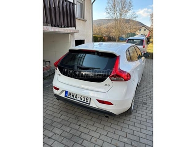 VOLVO V40 2.0 D [D3] Summum