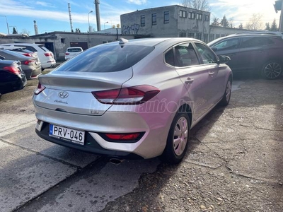 HYUNDAI I30 Fastback 1.4 T-GDi Premium DCT MO-I.1.TULAJ.SPORTBELSŐ.NAVI.KORM.FŰTÉS