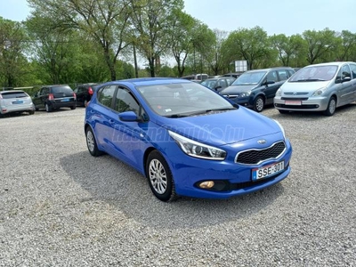 KIA CEE'D 1.4 CRDI EX Prémium Sz. Könyv. Kitűnő Állapot !