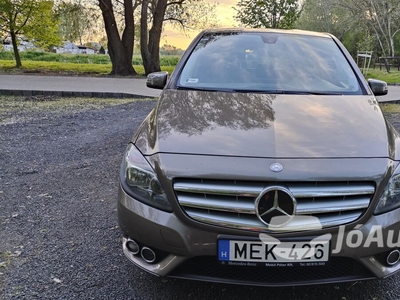 MERCEDES-BENZ B-osztály