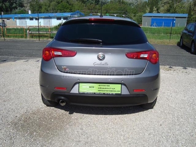 ALFA ROMEO GIULIETTA 1.6 JTD Sprint QV-LINE. BOSE HIFI RENDSZER. BŐRBELSŐ HÍMZETT LOGÓVAL