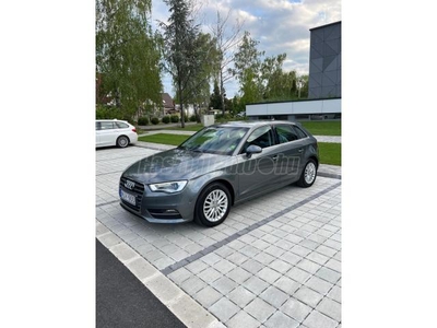 AUDI A3 1.6 TDI Ambiente DPF Aut. klíma. Parkolás asszisztens. Bluetooth. NAVI. első tulajtól