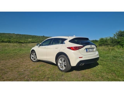 INFINITI Q30 1.6t Business Executive