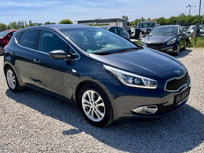 KIA CEE'D 1.4 CVVT Limitált Prémium Navi-Kamera+Radar-Félbőr-Ülés és korm.fűtés-Digitklíma-Tempomat-Eső és fényszenz