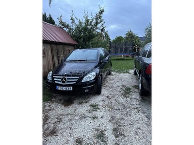 MERCEDES-BENZ B 180 Autotronic