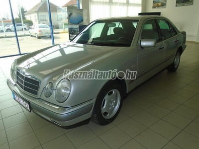 MERCEDES-BENZ E 240 Elegance 3 ÉV ÉS MEHET OT re !1 tulaj ! CSAK 96 e km / KLÍMÁS !