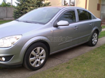 OPEL ASTRA H Sedan 1.6 Enjoy Magyarországi-gar.-95000km