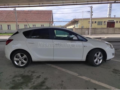 OPEL ASTRA J 1.4 Enjoy