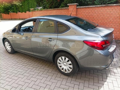 OPEL ASTRA J Sedan 1.4 T Enjoy mo-i. egy gazdás. karambol mentes