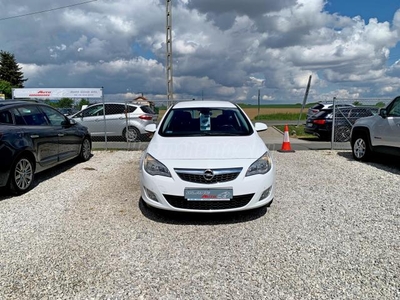 OPEL ASTRA J Sports Tourer 1.7 CDTI Enjoy Digit klíma.Tempomat.Ülésfütés.Parkradar.Magyarországi.Szervizmúlt