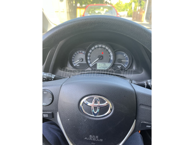 TOYOTA AURIS 1.33 Live