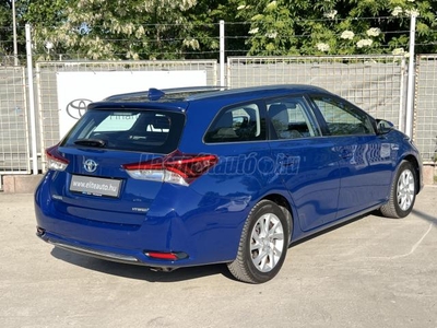 TOYOTA AURIS Touring Sports 1.8 HSD Live TSS (Automata) 2018 - kamera - navi - ülésfűtés - vezetést támogató rendszerek