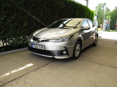 TOYOTA COROLLA Sedan 1.6 Executive