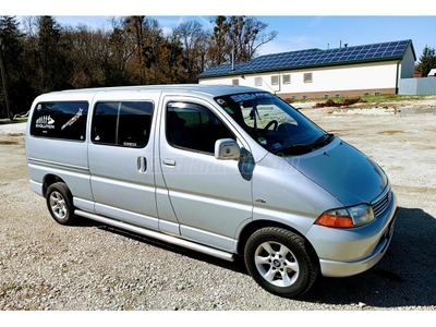 TOYOTA HI-ACE Hiace 2.5 D4-D Combi Long