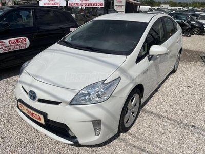 TOYOTA PRIUS 1.8 HSD Executive (Automata) / Tolatókamera / HUD