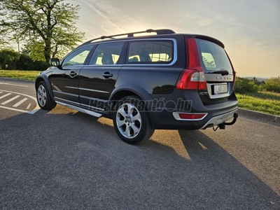 VOLVO XC70 2.4 D [D5] AWD Summum