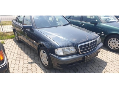 MERCEDES-BENZ C 200 Kompressor Classic Olaszországi Import rozsdamentes kitűnő állapot