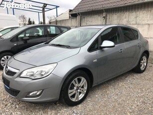 Opel Astra J 1.4 Sport Eco flex vonóhoroggal