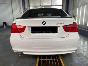 BMW 3-AS SOROZAT 318d Touring