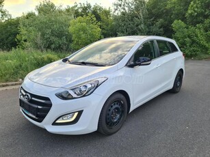 HYUNDAI I30 CW 1.4 CRDi Business 133E km. Duplaklima. Tempomat. Ülés és kormányfütls. Radar Szervizkönyv. 1 tulaj