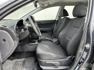 HYUNDAI I30 i30u CW 1.4 DOHC Life /Klíma/ B-4