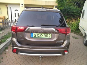 MITSUBISHI OUTLANDER 2.0 PHEV Instyle Navi 4WD CVT