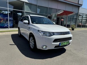 MITSUBISHI OUTLANDER 2.0 PHEV Instyle Navi 4WD CVT